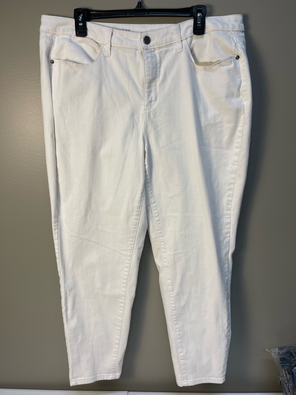 Talbots white/ slight off white curvy jeggings